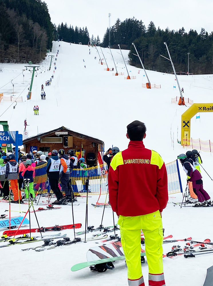 Ambulanzdienst: Skidorf Kirchbach