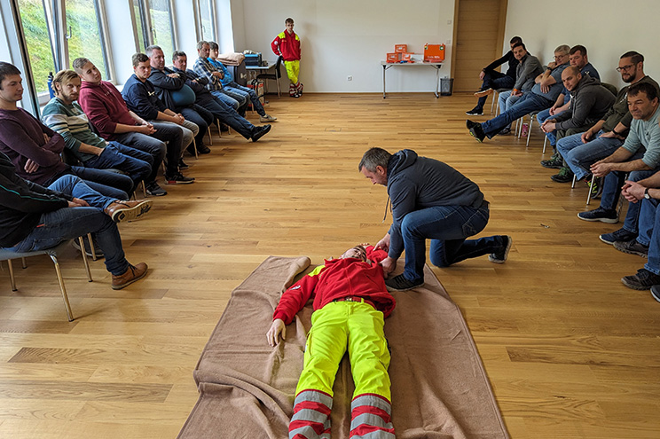 Erste-Hilfe-Kurs: Straßenmeisterei Groß Gerungs