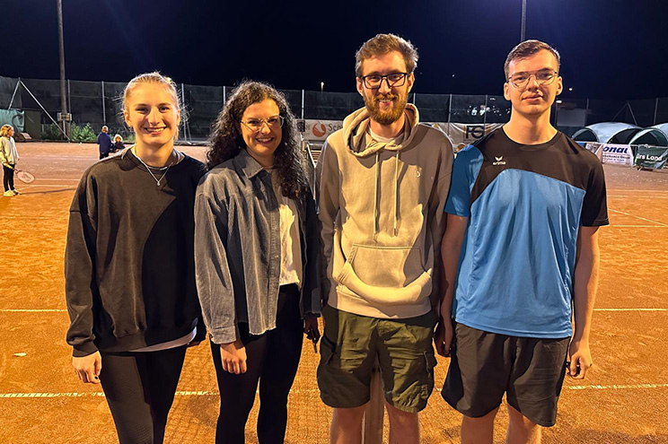 Tennis meets Dart & Bierpong