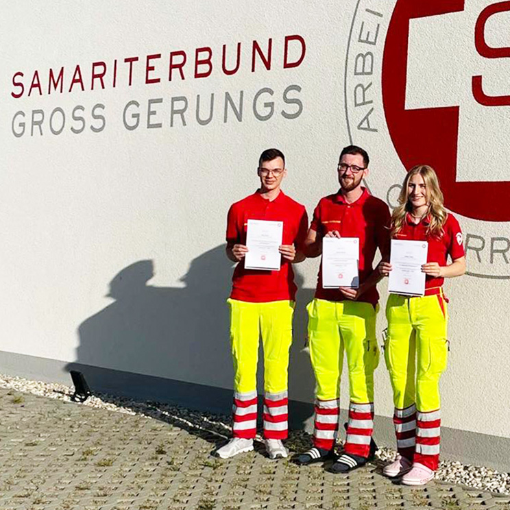 Unsere neuen Notfallsanitäter:innen