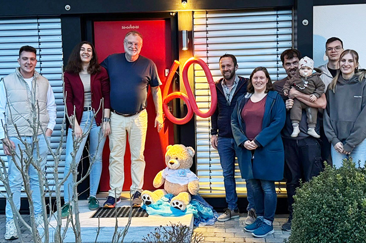 Alles Gute zum Geburtstag, Erik! (Gruppenbild)